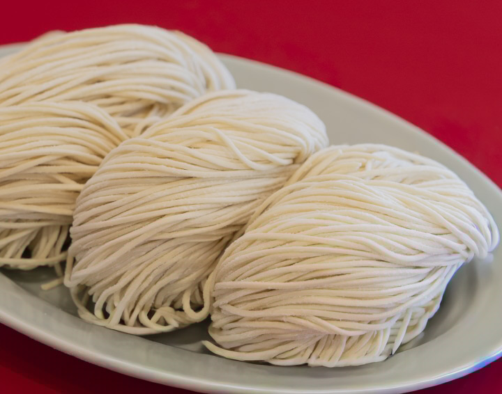 ラーメンタロウは、『地方からラーメン文化の裾野を広げる』という使命感のもと、「安くて、早くて、うまい」という王道を追求しています！