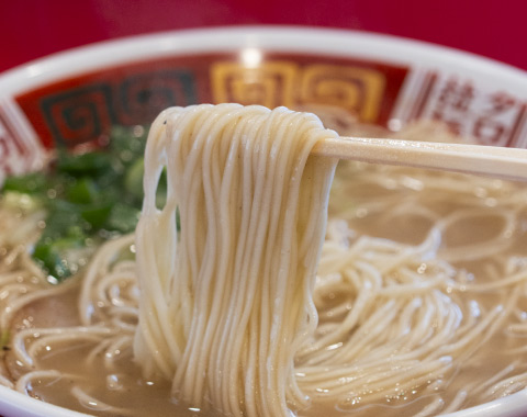 ラーメンタロウは、『地方からラーメン文化の裾野を広げる』という使命感のもと、「安くて、早くて、うまい」という王道を追求しています！